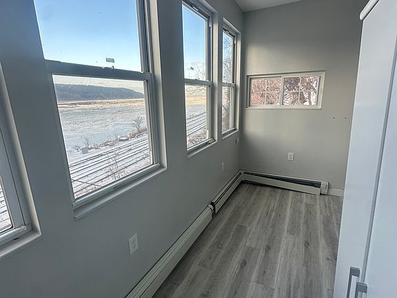 5th image of 783 Warburton Ave #3