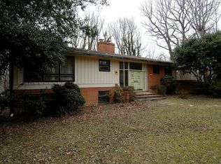 2915 27th St N, Arlington, VA 22207