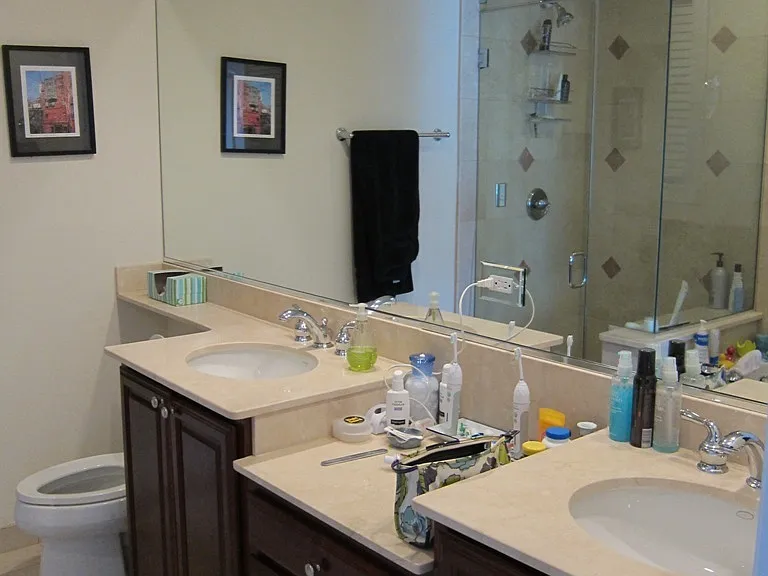 910 W Barry Ave #1 — Photo 6