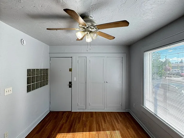 417 Lyon St SE — Photo 10