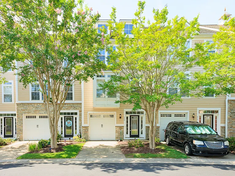 500 Monroe Point Dr — Photo 43