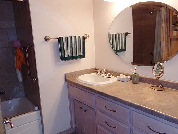 2nd image of 3387 Rolling Hill Dr