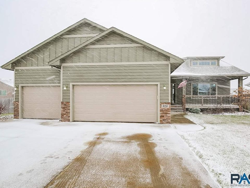 1st image of 320 N Thelma Ave