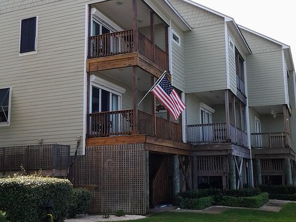 3rd image of 918 Delchamps Ave Unit F