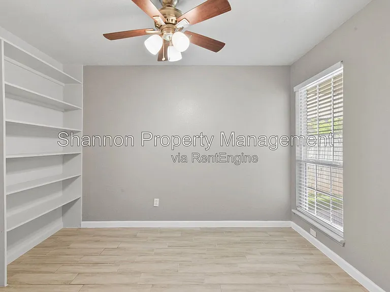 3110 Oak Rock Cir — Photo 17