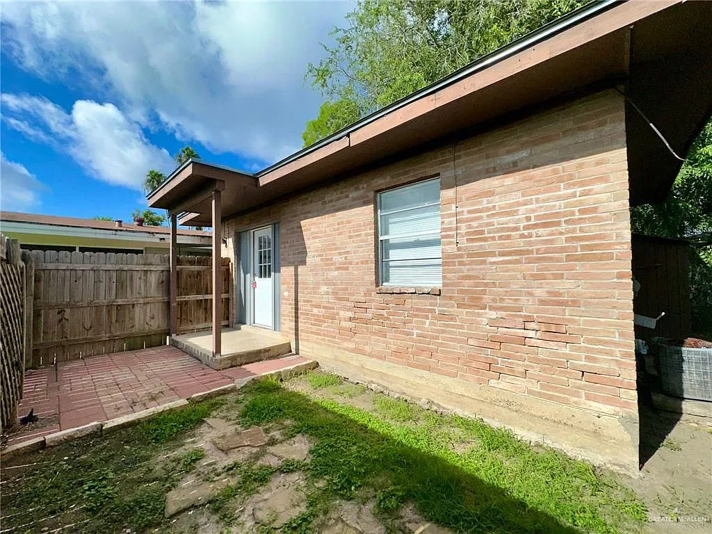 1 bed, 1.0 bath, 400 sqft, $680 — Photo 1