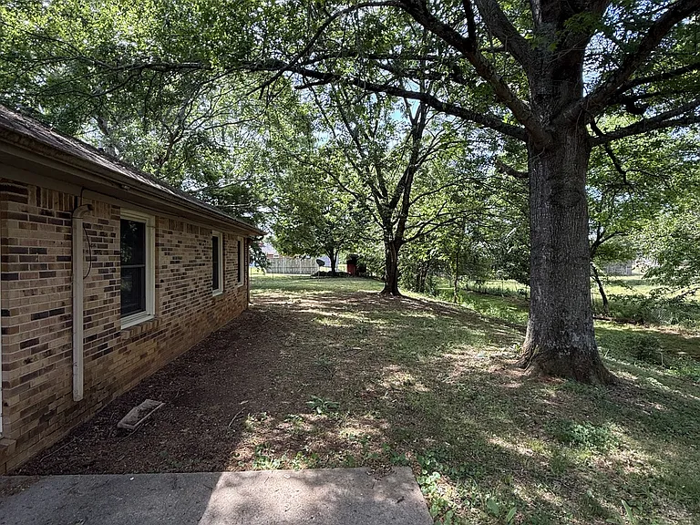 104 Shaverlee Ct — Photo 23