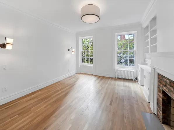 422 Hudson Street image 9 of 13