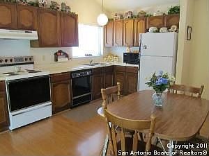 5th image of 5642 Green Manor St