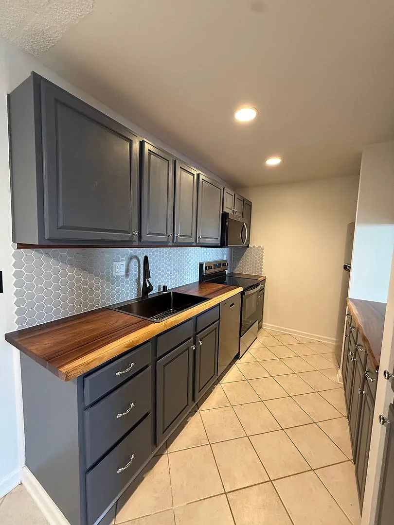 Beautiful 1 Bedroom 1 Bathroom Condo in La Mesa! — Photo 1