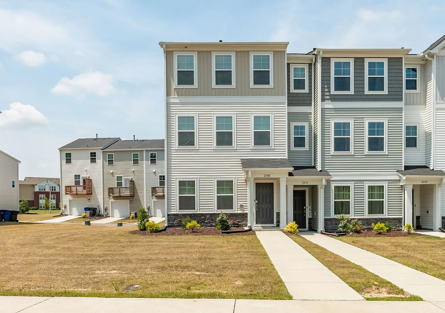 $500 OFF Your First Month's Rent! Beautiful End-Unit Townhome in Trace at Olde Towne | 3BR/3.5BA ... — Photo 1