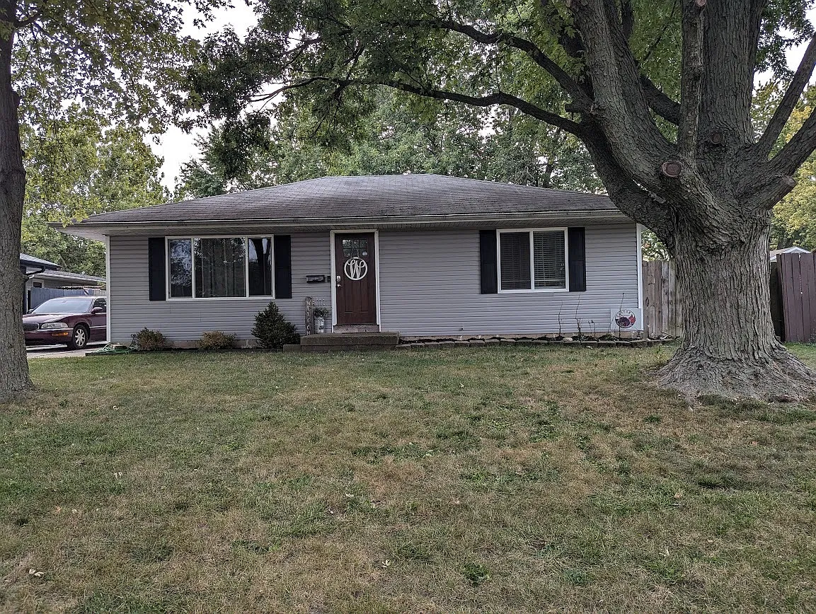 605 Bel Pl photo 1
