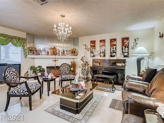 5th image of 913 Rockview Dr Unit 102