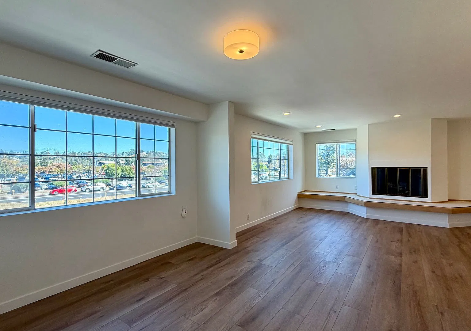 Outside Leasing - 554 Miller Ave. — Photo 2