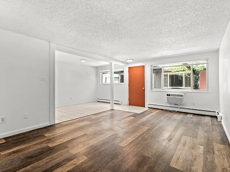 Mohawk Green Apartments — Photo 45