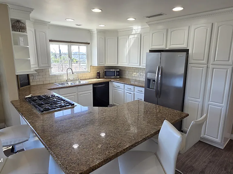 9260 Mesa Vista Ave — Photo 13