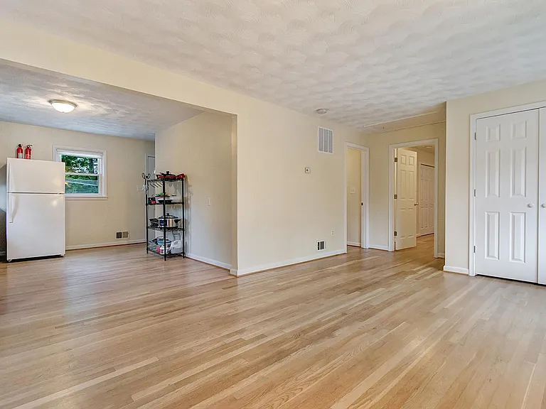 9085 Autoville Dr — Photo 36