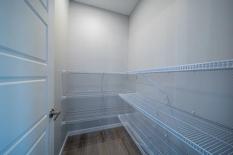 3 bed, 2.5 bath, 1570 sqft, $1,825 — Photo 4
