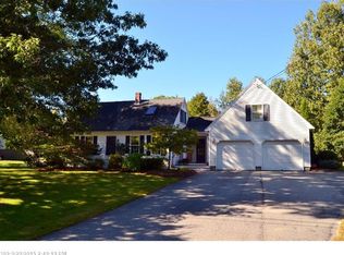 7 Ivanhoe Dr, Topsham, ME 04086