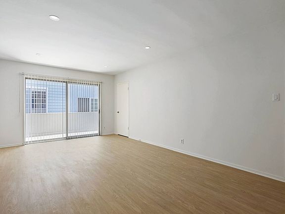 4th image of 11663 Gorham Ave APT 6