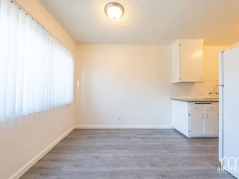2320 Virginia Ave #3 — Photo 6