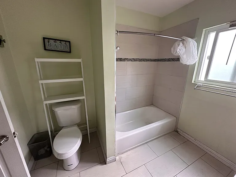 2404 S Isabella Ave — Photo 9
