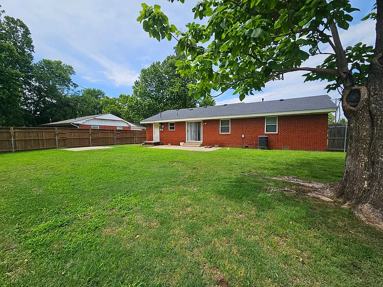 1202 Glenwood St — Photo 19