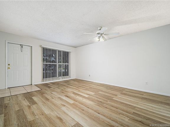 4th image of 1240 SE Saint Lawrence Way