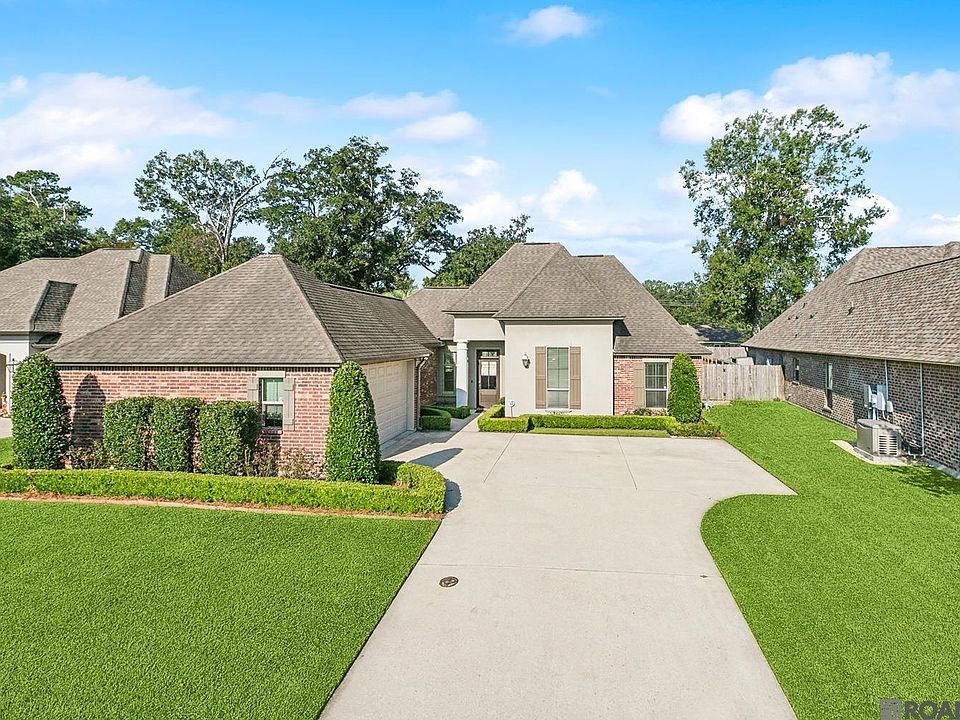 1st image of 18401 Old Maplewood Dr