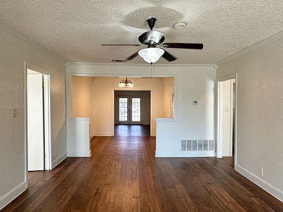 2nd image of 801 W Green Ave