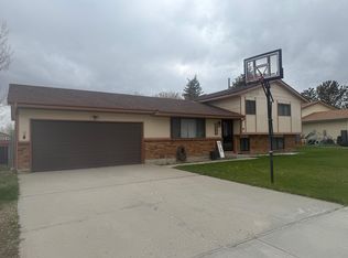 1804 Dundee Dr, Rawlins, WY 82301