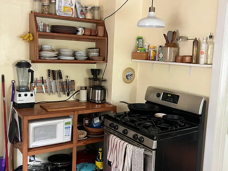 Another shot of the kitchen