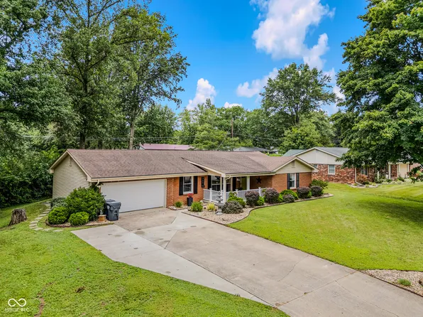 450 Mutton Creek Dr, Seymour, IN 47274