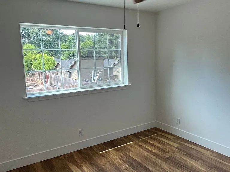 1129 Stewart Ave #B — Photo 6