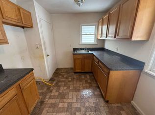 21111 Raymond St, Maple Heights, OH
