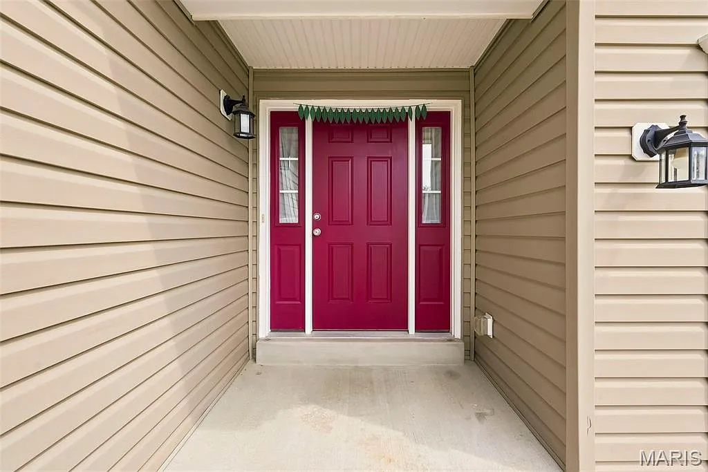 3 bed, 2.0 bath, 1400 sqft, $2,350 — Photo 3