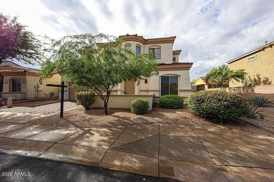 3 bed, 2.5 bath, 2345 sqft, $2,500 — Photo 4