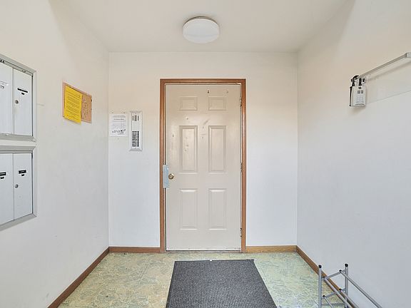 3rd image of 1382 Cunat Ct APT 2D