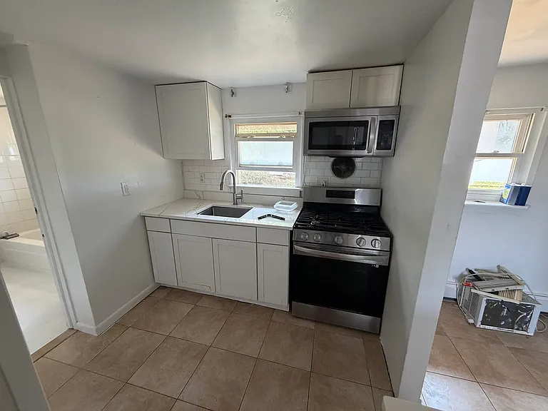 76 Wilson Ave — Photo 1