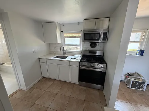 76 Wilson Ave Photo 1
