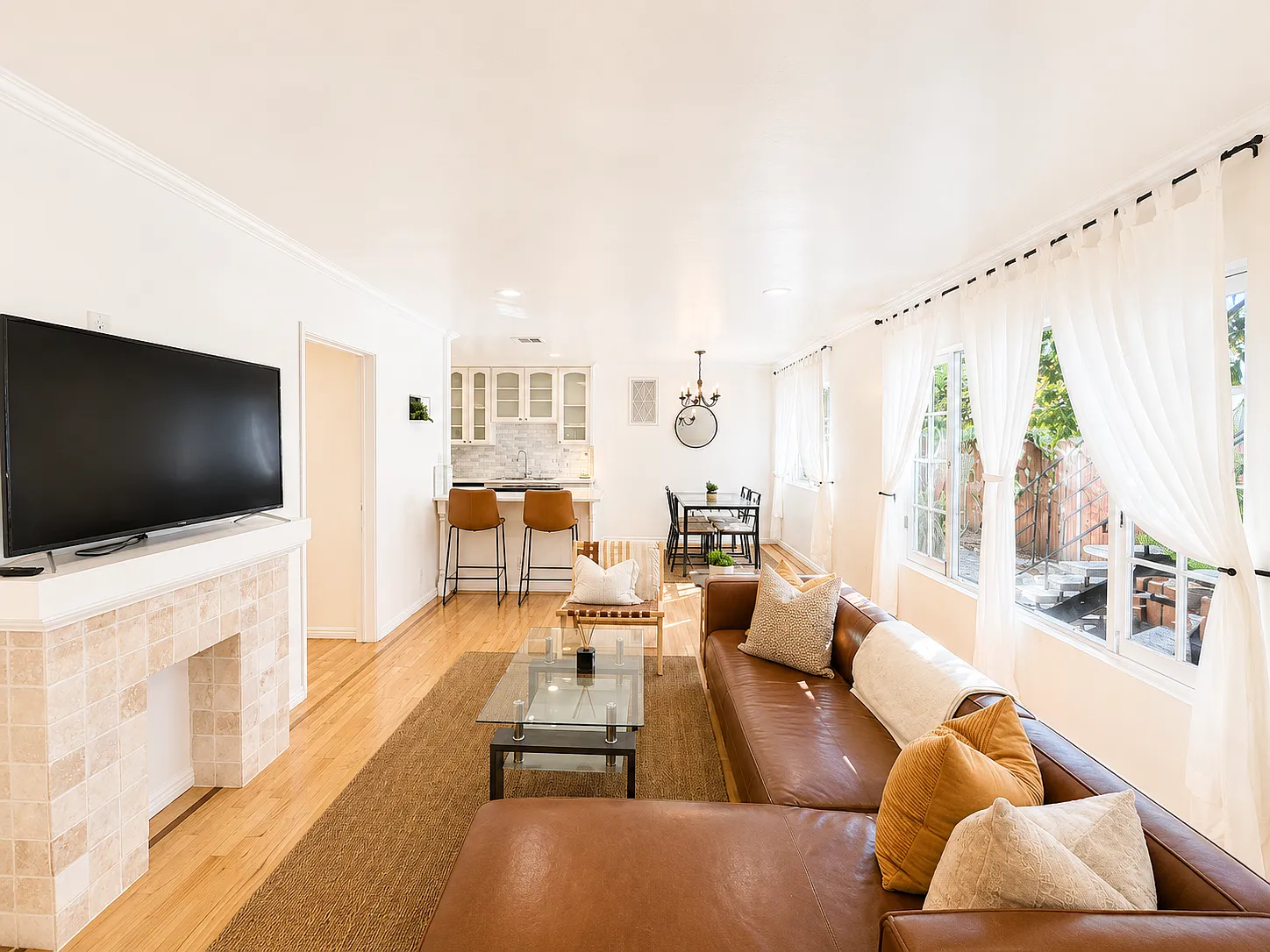 2 bed, 1200 sqft, $5,000 — Photo 4
