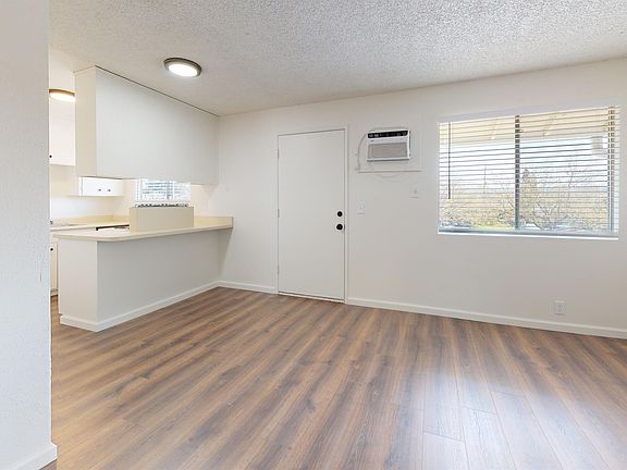 2nd image of 445 Nelson Ave #29