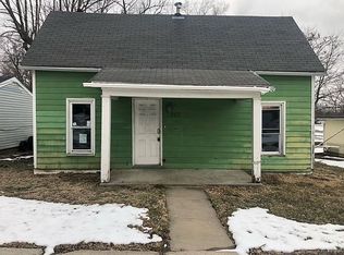 107 E 5th St, Macon, MO 63552