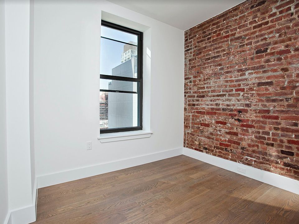 2nd image of 102 Norfolk St #5B