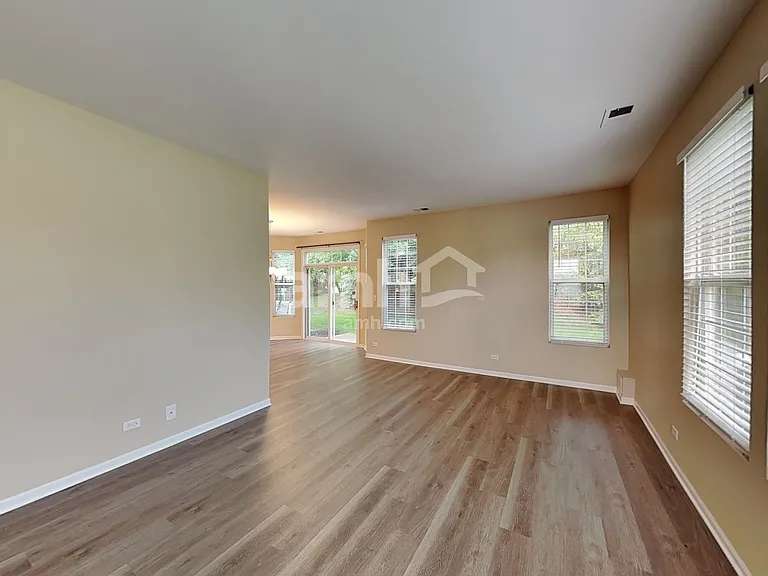 509 Springbrook Trl N — Photo 7