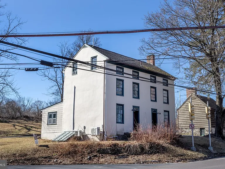 6192 Lower York Rd #B — Photo 1