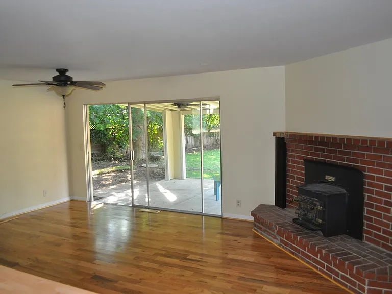 786 Portal Dr — Photo 19