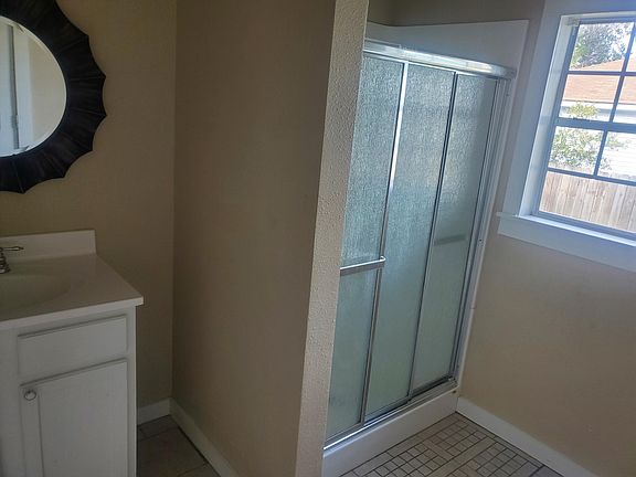 4th image of 408 N Texas St #1