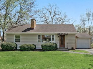 384 Lakelawn Blvd, Aurora, IL 60506