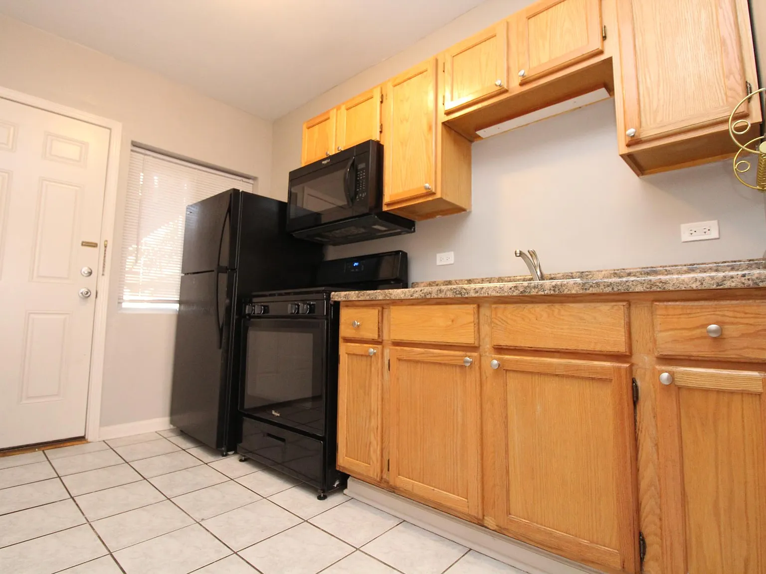 1 bed, 550 sqft, $1,600 — Photo 3